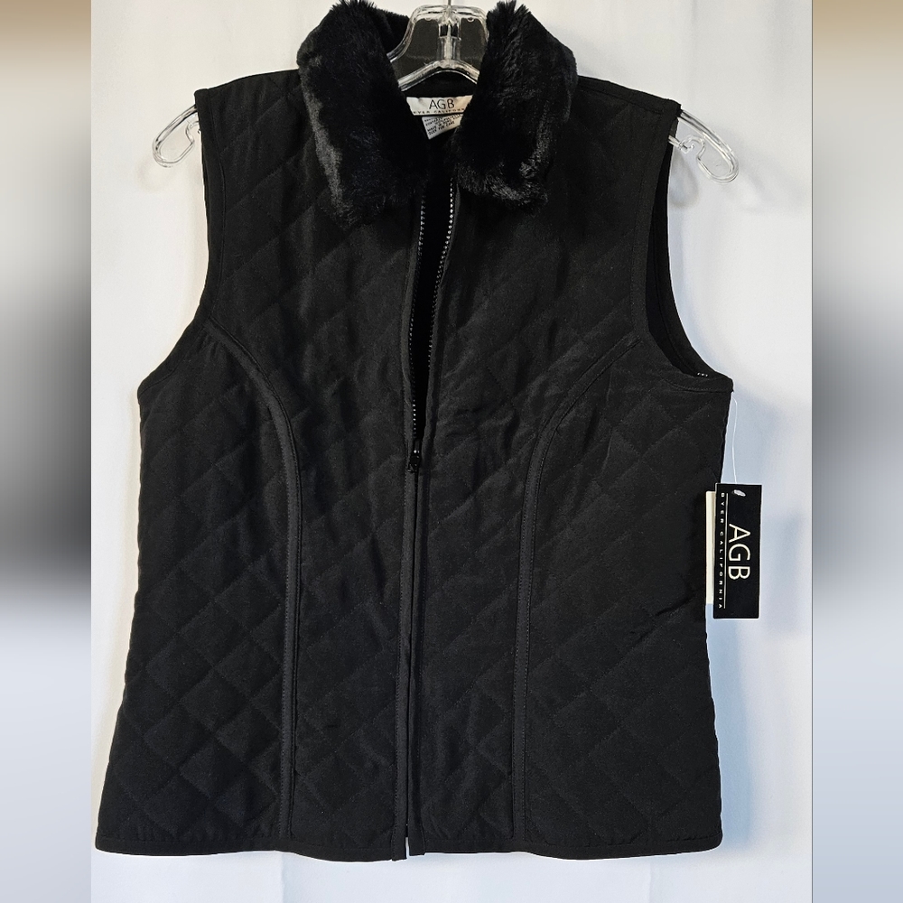 AGB quilted faux fur collar vest size‎ M NWT
